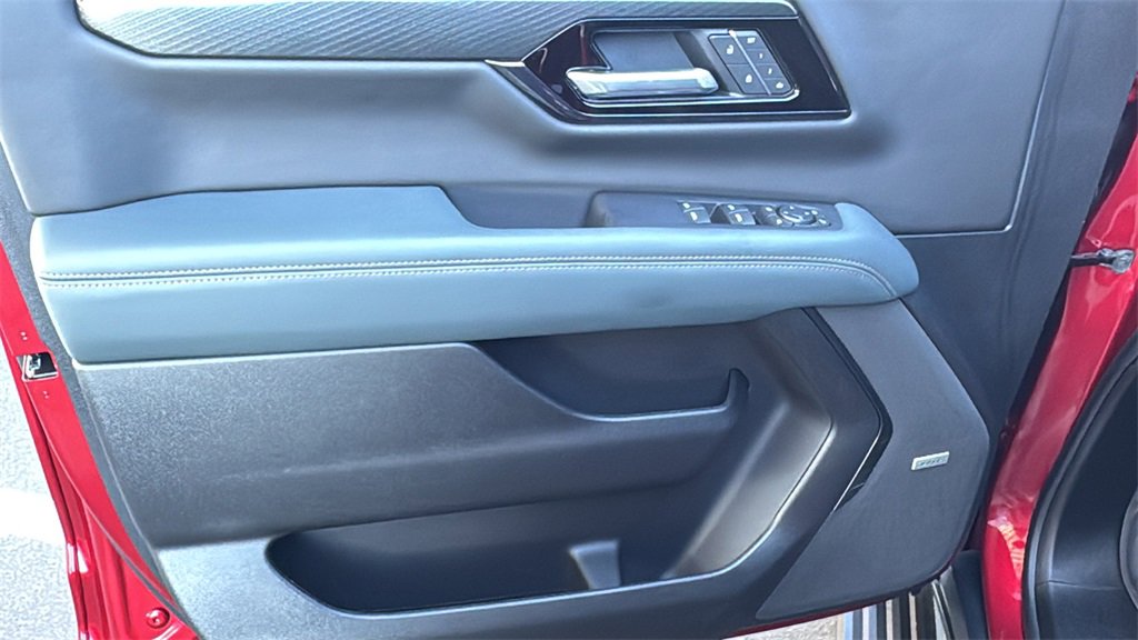 Used 2025 GMC Yukon AT4 w/ AT4 Premium Package image 20