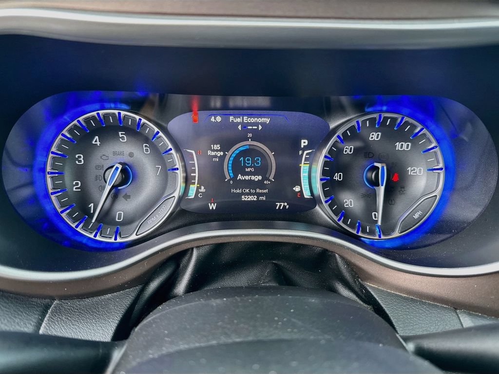 Used 2019 Chrysler Pacifica Touring Plus w/ Advanced Safetytec Group FWD image 12