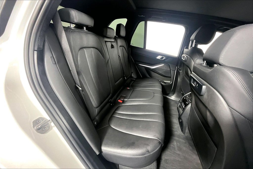 Used 2022 BMW X5 xDrive40i w/ Premium Package AWD/4WD image 27
