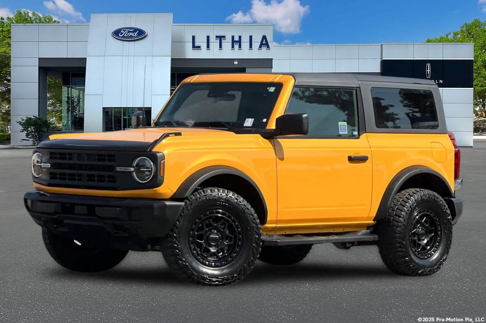 Certified 2022 Ford Bronco 2-Door AWD/4WD image 1