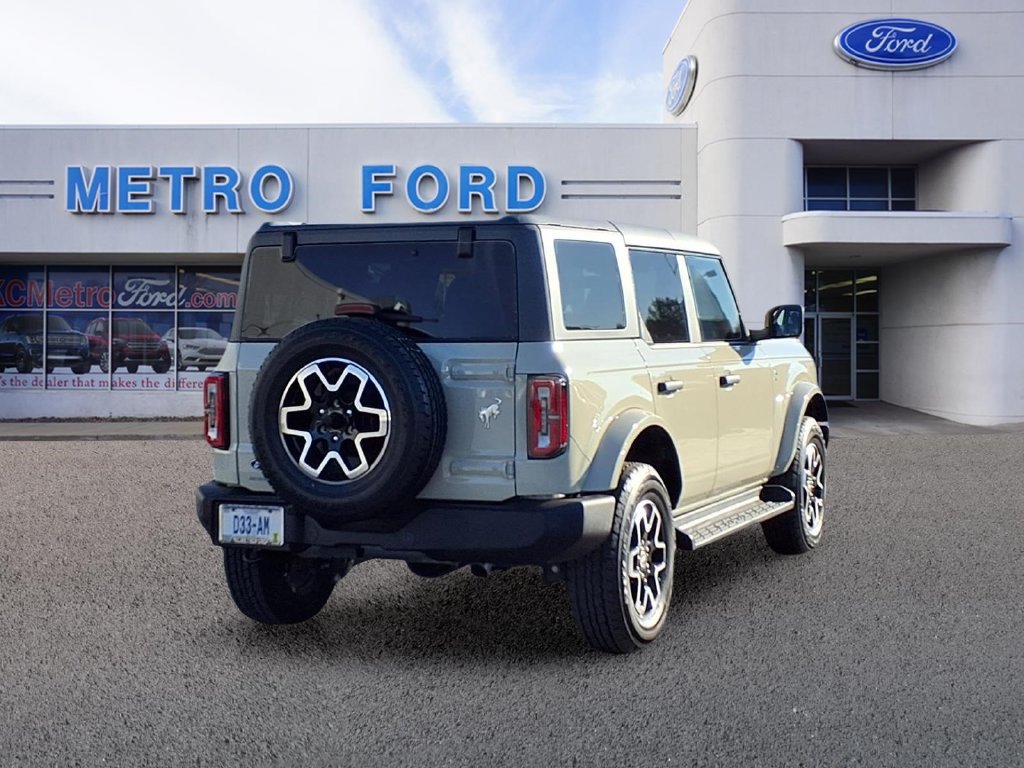 Certified 2026 Ford Bronco Outer Banks AWD/4WD image 3
