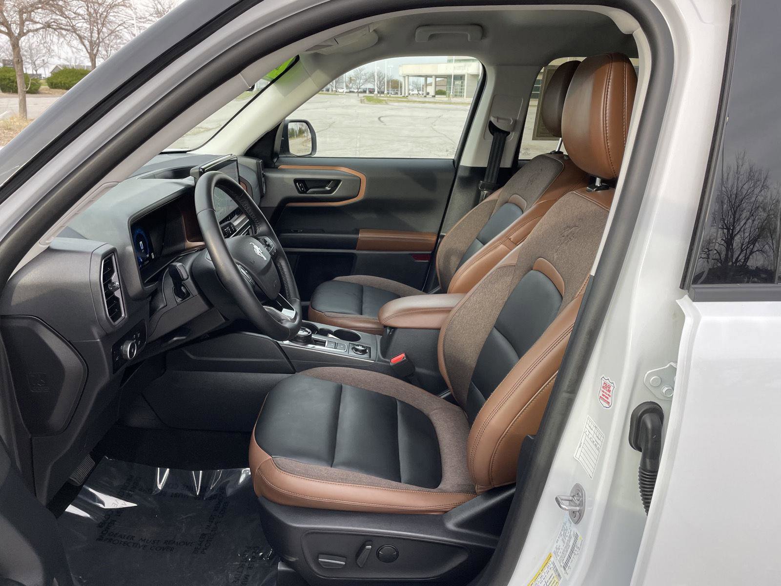 Certified 2025 Ford Bronco Sport Outer Banks w/ Outer Banks Tech Package+ AWD/4WD image 17