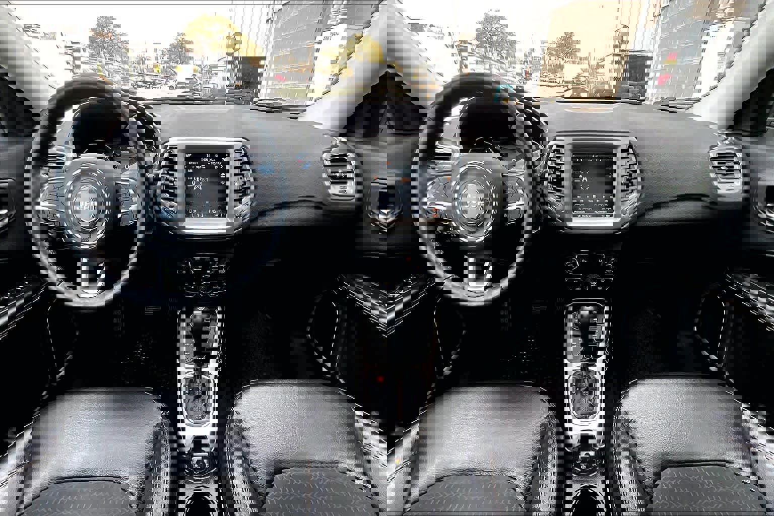 Used 2018 Jeep Compass Latitude w/ Popular Equipment Group image 18