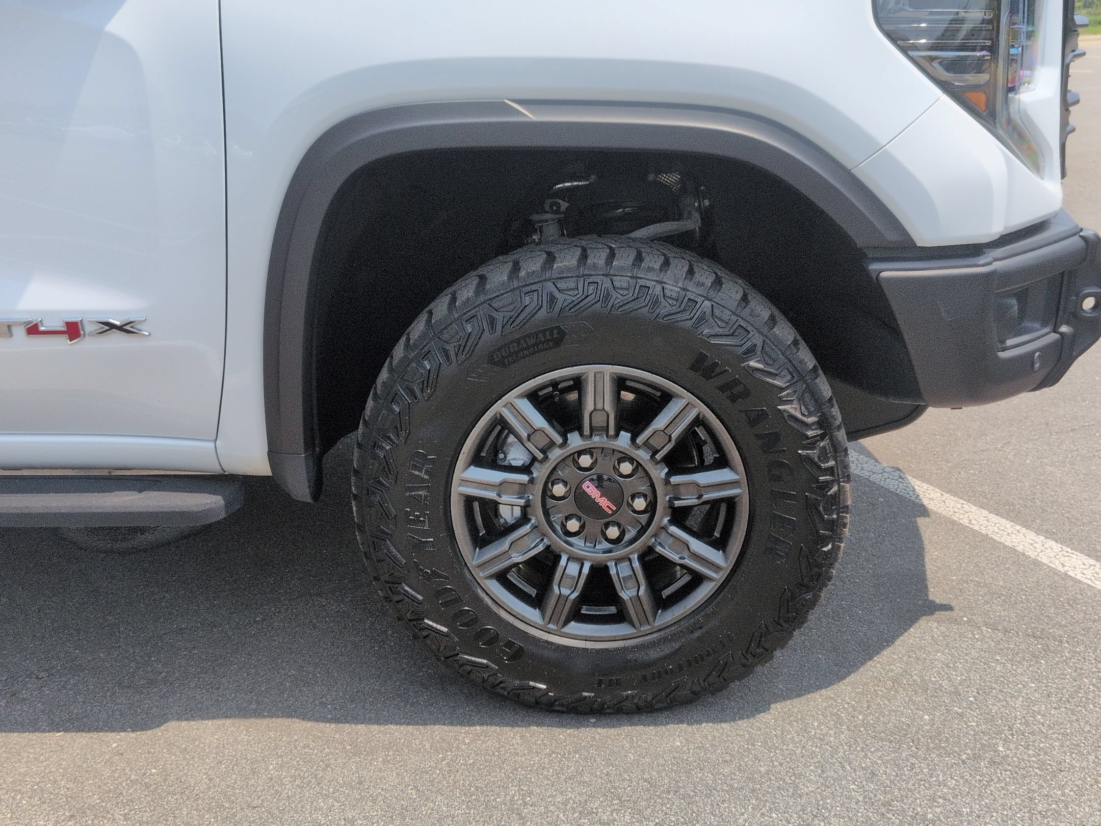 Used 2025 GMC Sierra 1500 AT4X AWD/4WD image 11