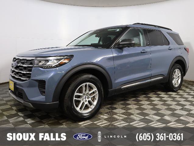 Certified 2025 Ford Explorer Active AWD/4WD image 1
