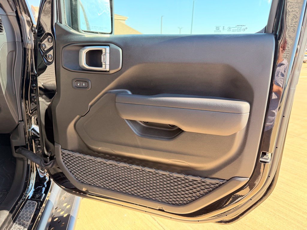 Used 2026 Jeep Wrangler Rubicon w/ Steel Bumper Group AWD/4WD image 24