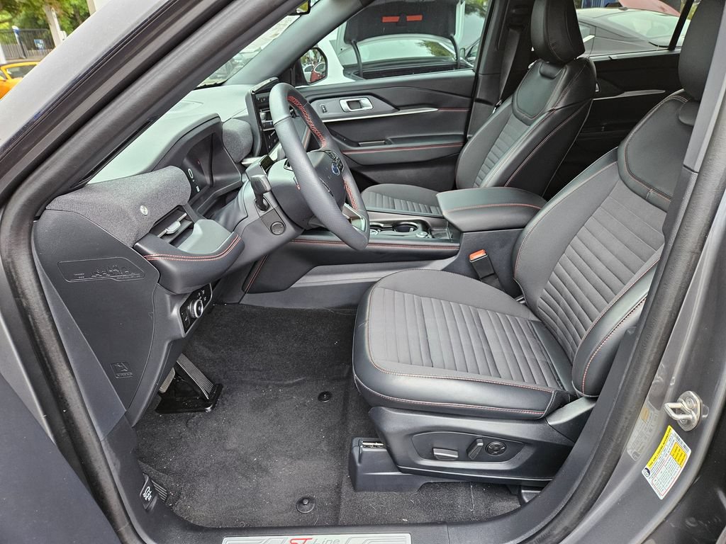 Certified 2025 Ford Explorer ST-Line w/ Premium Package RWD image 20