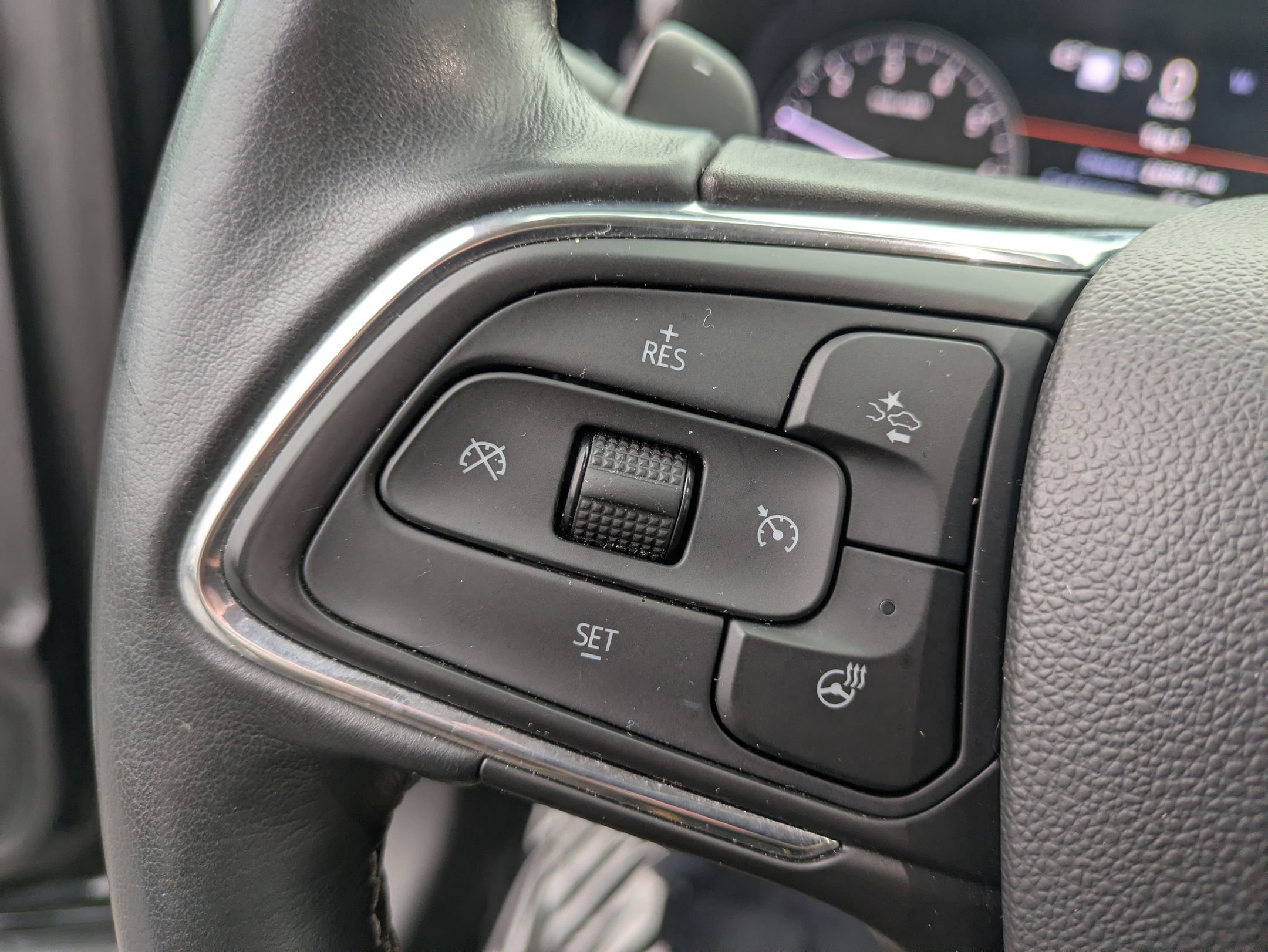 Used 2021 Buick Envision Essence w/ Technology Package I image 16