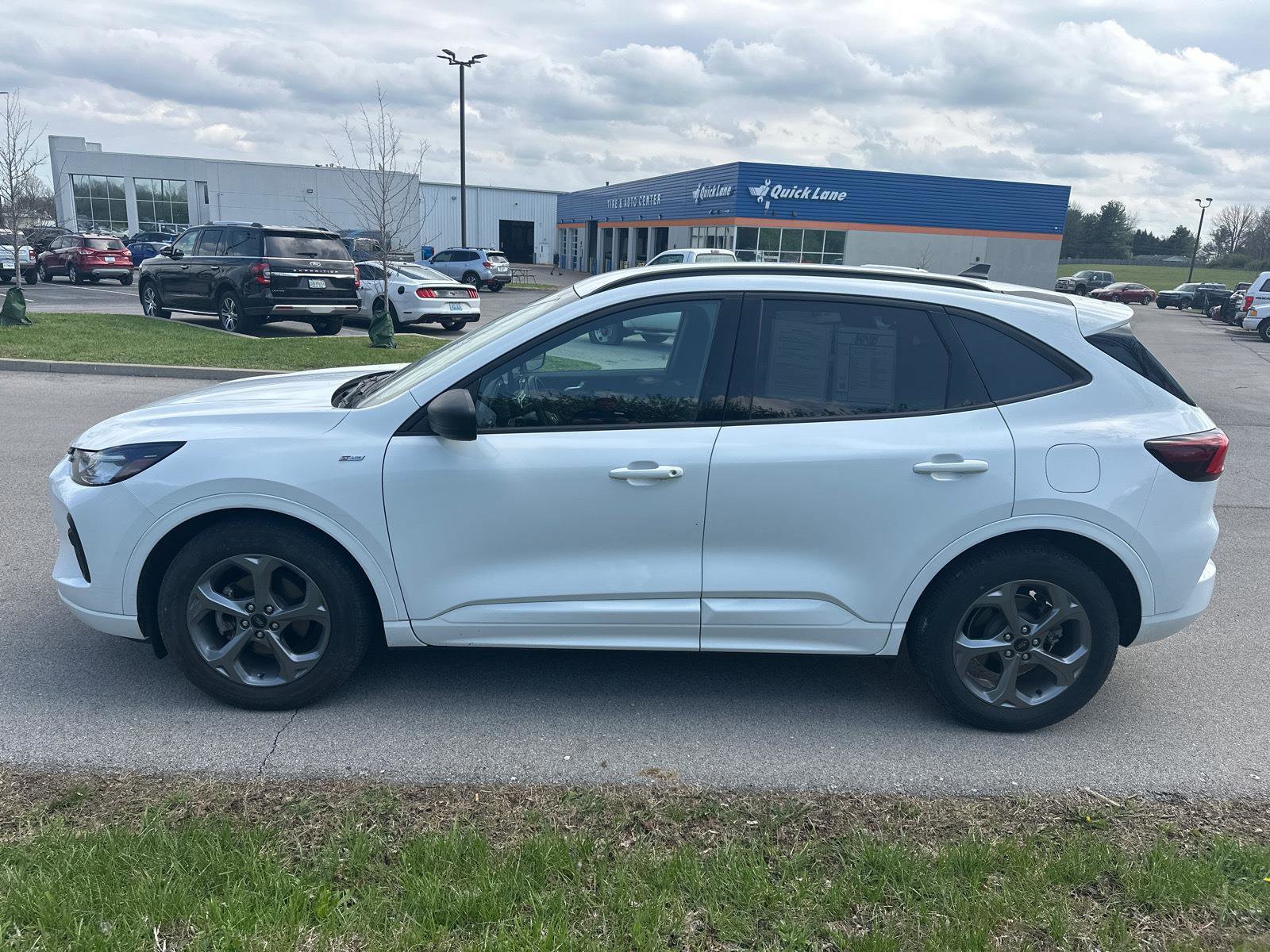 Certified 2023 Ford Escape ST-Line w/ Cold Weather Package image 6