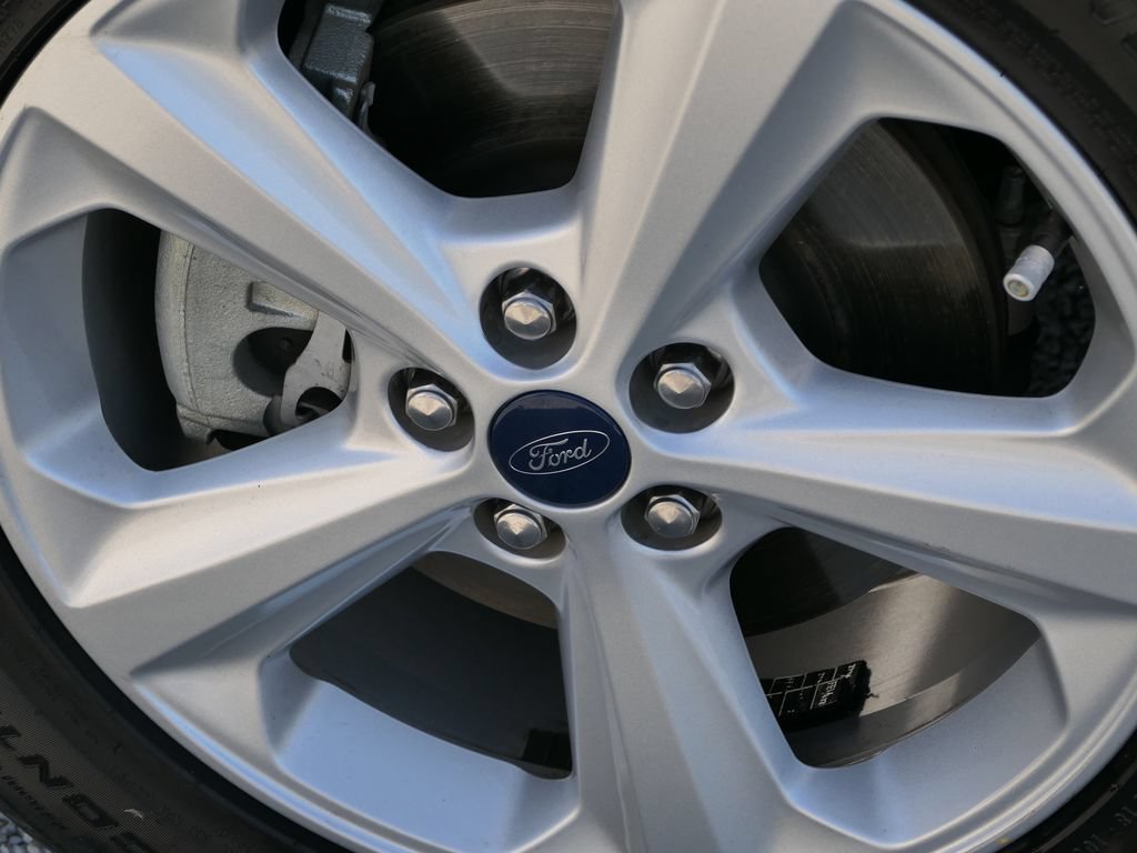 Certified 2020 Ford Edge SE FWD image 13