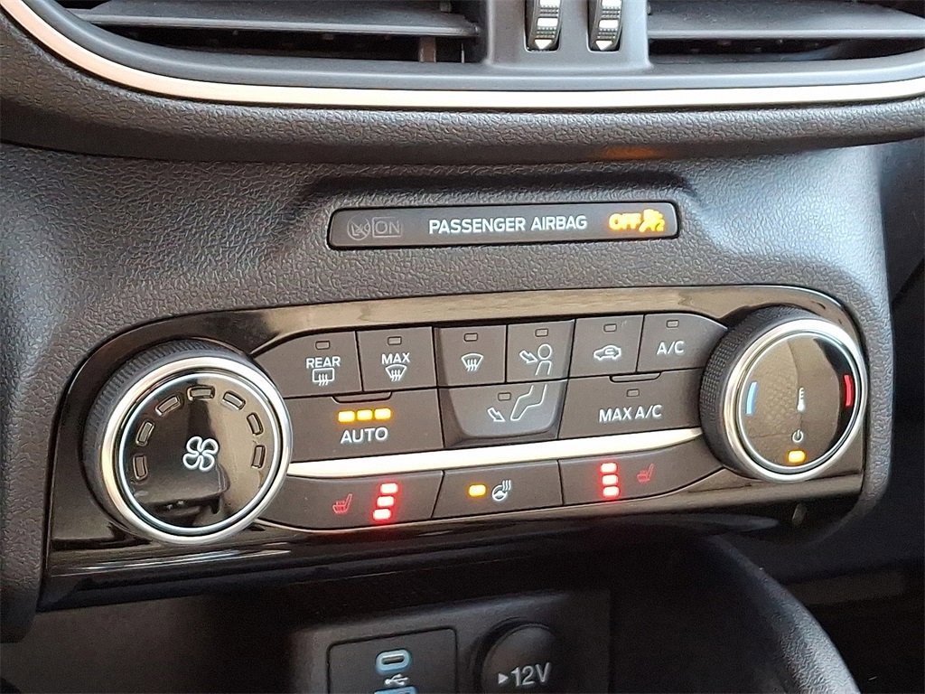 Certified 2022 Ford Escape SE w/ SE Sport Appearance Package image 15