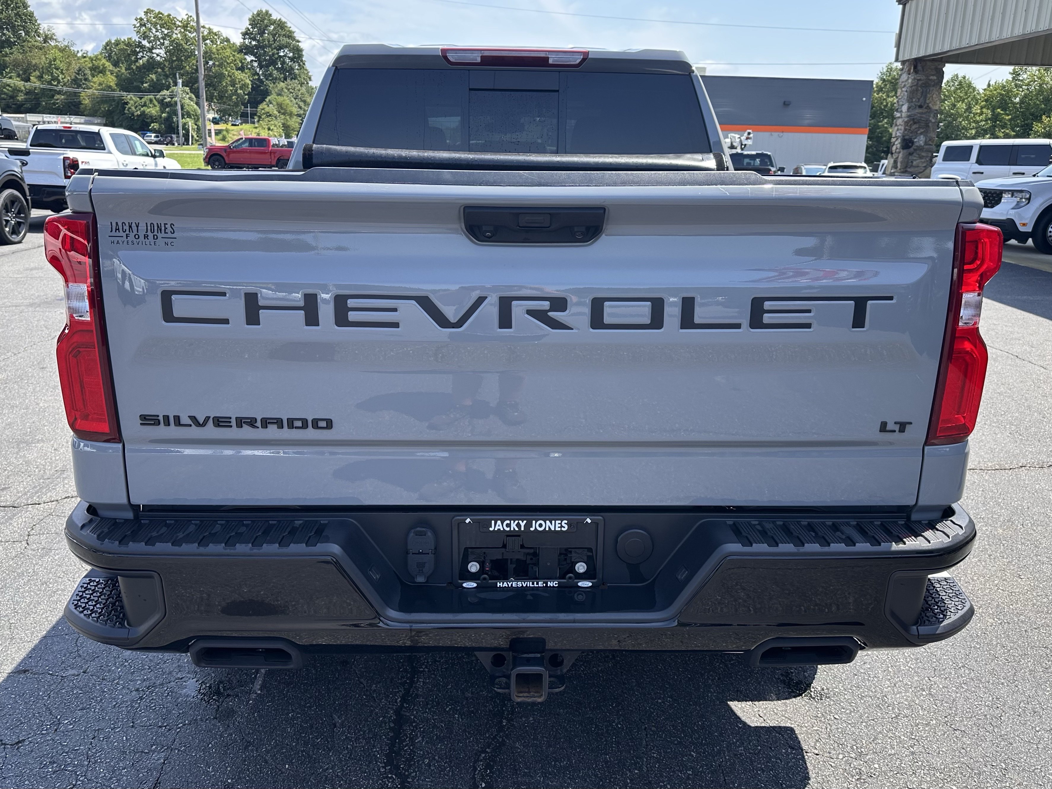 Used 2024 Chevrolet Silverado 1500 LT Trail Boss w/ Convenience Package II AWD/4WD image 6