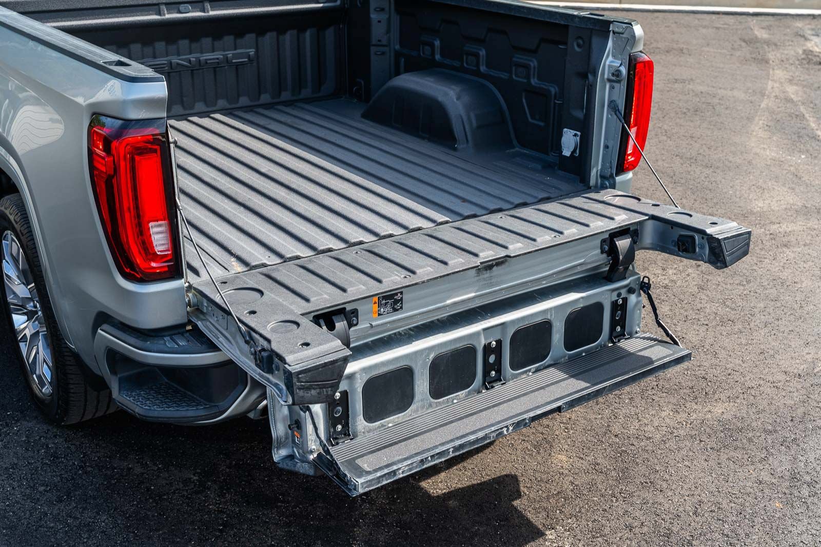 Used 2023 GMC Sierra 1500 Denali w/ Denali Reserve Package AWD/4WD image 15