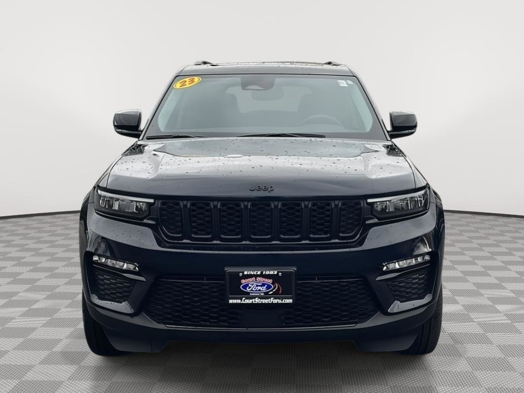 Used 2023 Jeep Grand Cherokee Limited w/ Black Appearance Package image 8