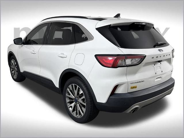 Certified 2022 Ford Escape Titanium image 3