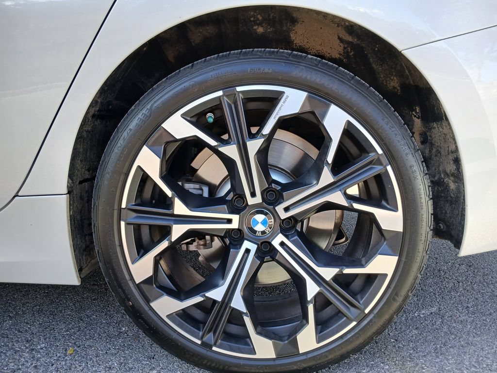Used 2025 BMW 330i xDrive Sedan w/ M Sport Package AWD/4WD image 23