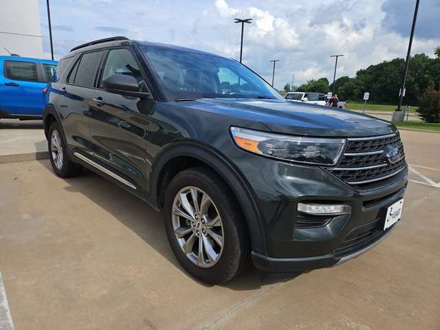 Certified 2022 Ford Explorer XLT w/ Equipment Group 202A AWD/4WD image 7