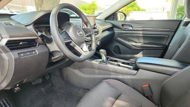 Used 2024 Nissan Altima 2.5 SV FWD image 9