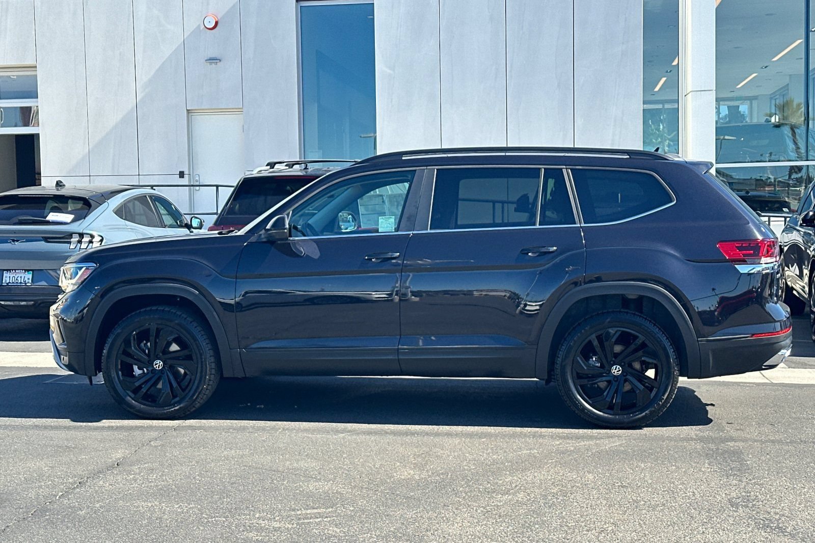 Used 2023 Volkswagen Atlas SE AWD/4WD image 6