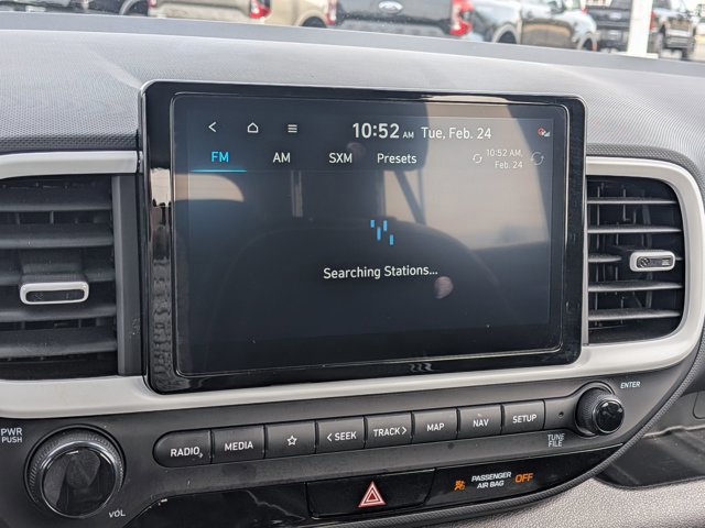 Used 2025 Hyundai Venue Limited image 20