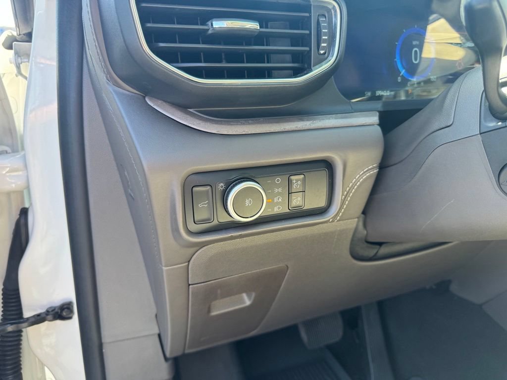 Certified 2023 Ford Explorer Platinum w/ Technology Package AWD/4WD image 4