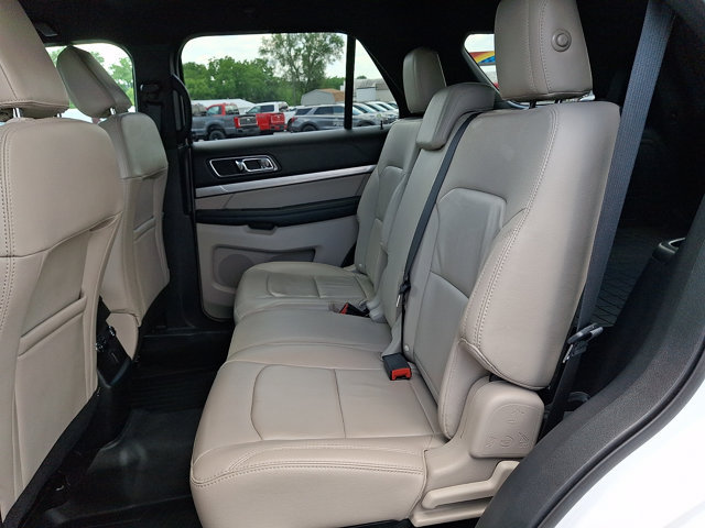 Certified 2018 Ford Explorer XLT w/ Equipment Group 202A AWD/4WD image 11