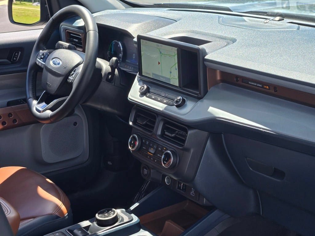 Certified 2024 Ford Maverick Lariat FWD image 9