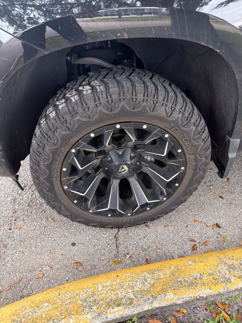 Used 2023 Chevrolet Silverado 1500 Custom RWD image 2