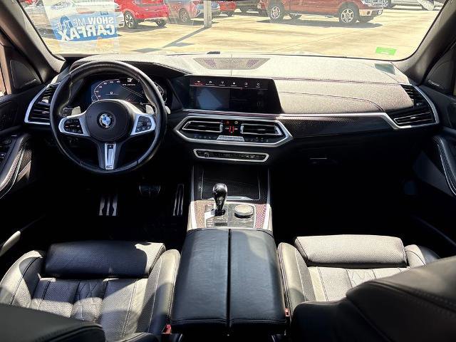 Used 2022 BMW X5 M50i image 11