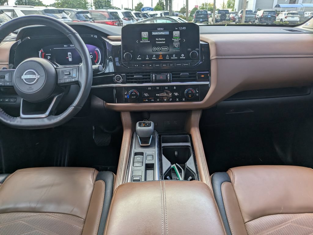 Used 2024 Nissan Pathfinder Platinum w/ Black Appearance Package FWD image 17