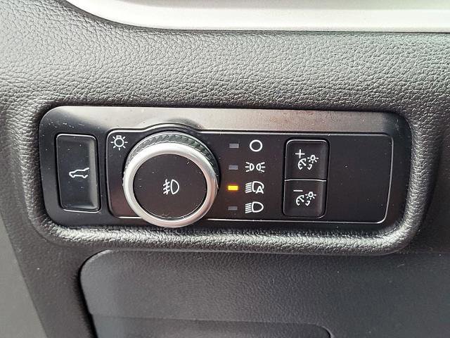 Certified 2023 Ford Explorer XLT w/ Equipment Group 202A image 17