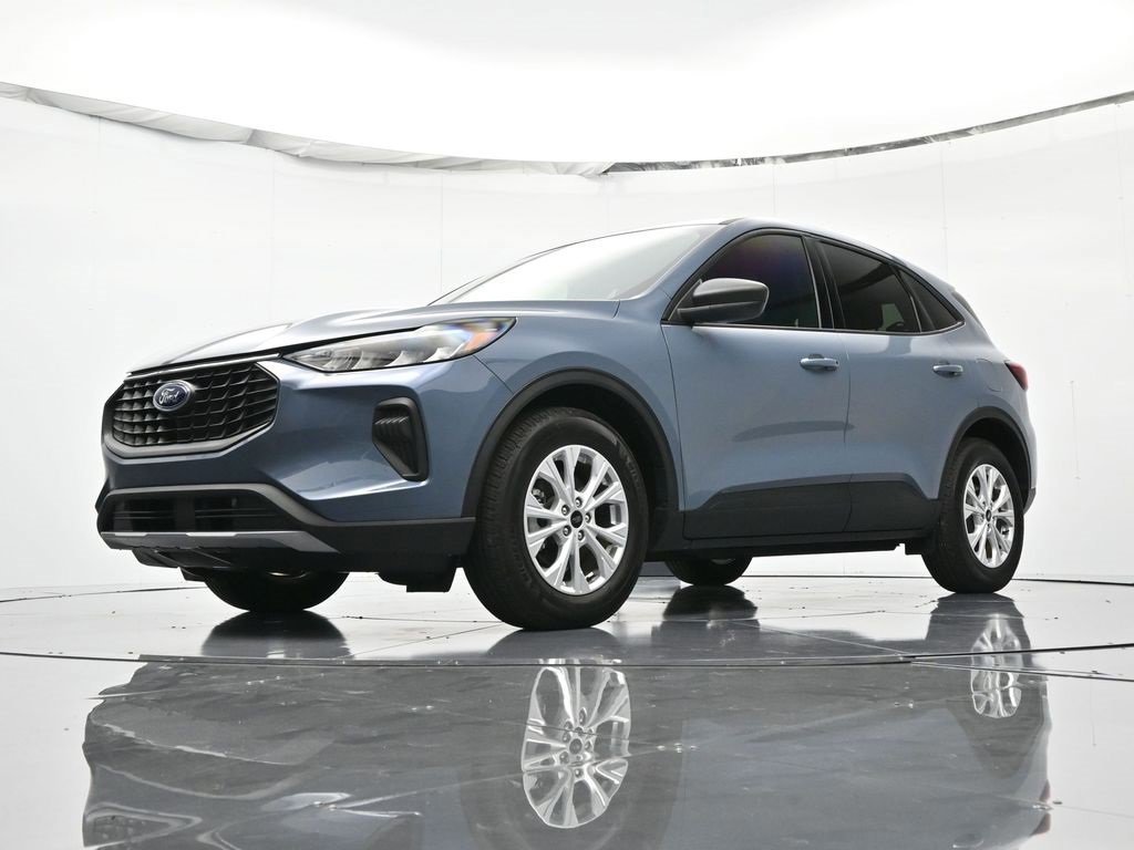 Certified 2025 Ford Escape Active image 3
