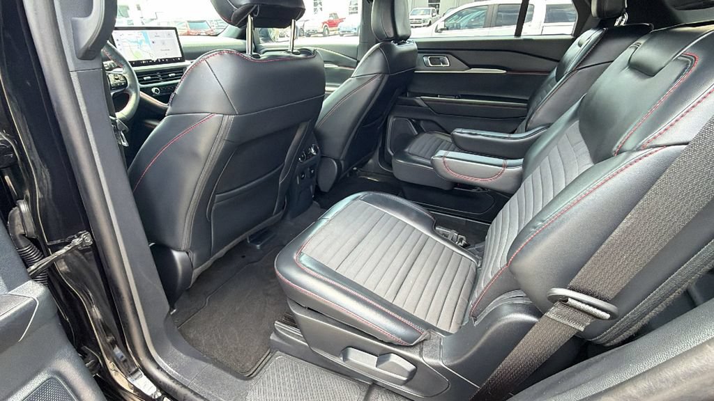 Certified 2026 Ford Explorer ST-Line w/ ST-Line Street Pack RWD image 24