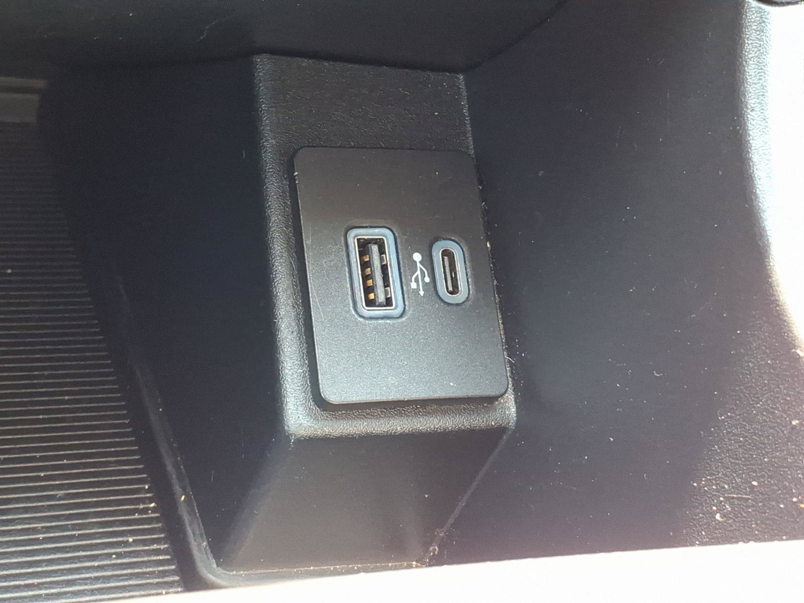 Certified 2024 Ford Edge SEL AWD/4WD image 17