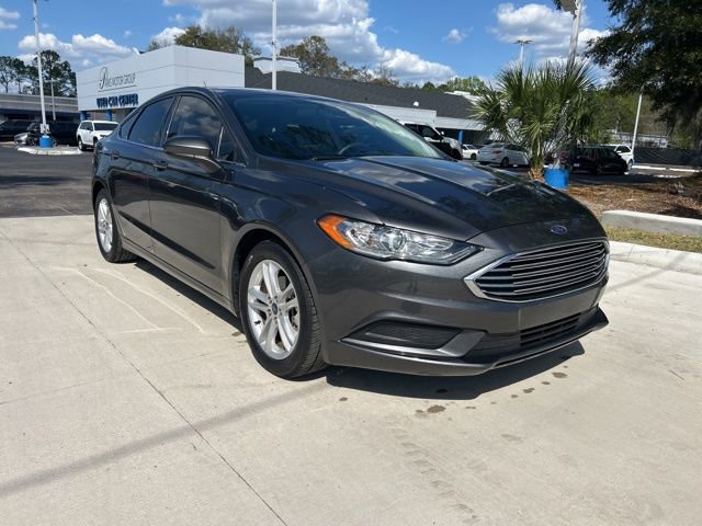 Certified 2018 Ford Fusion SE w/ Fusion SE Technology Package image 2