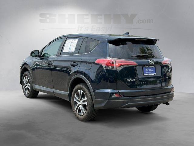 Used 2018 Toyota RAV4 LE FWD image 13