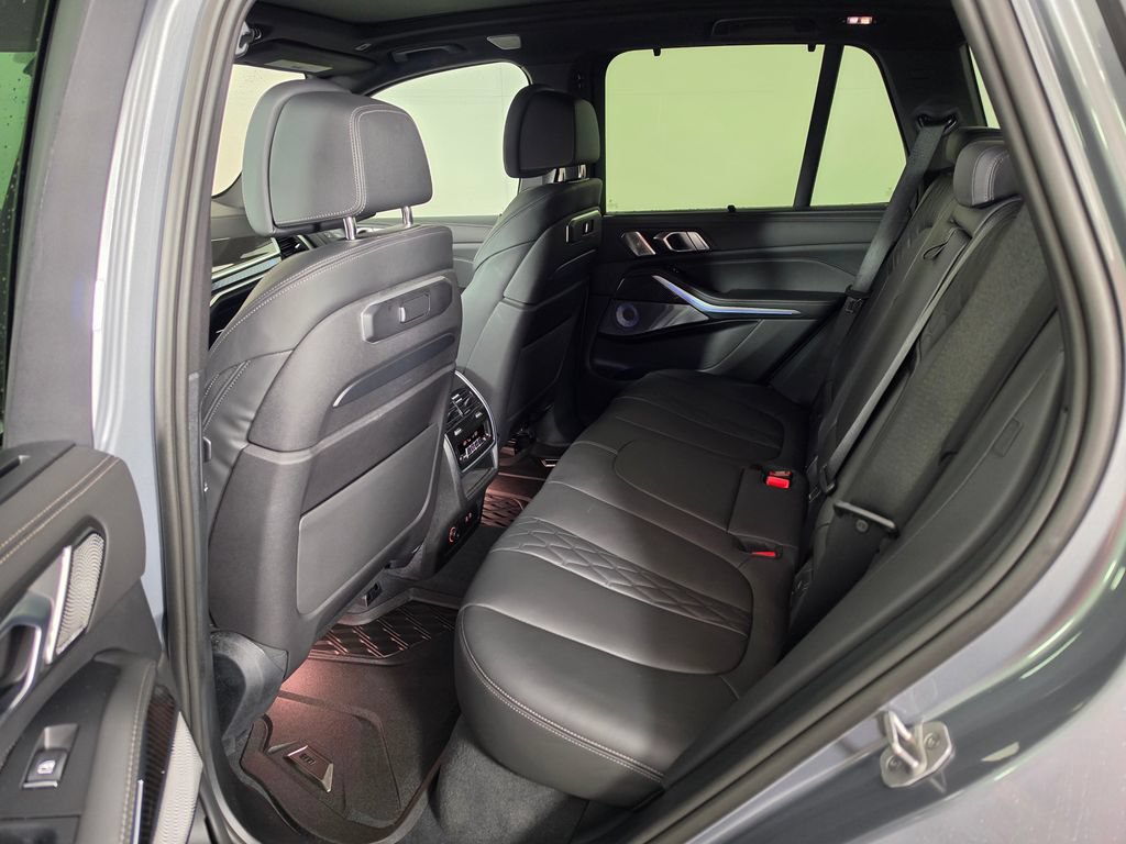 Used 2024 BMW X5 M60i AWD/4WD image 16