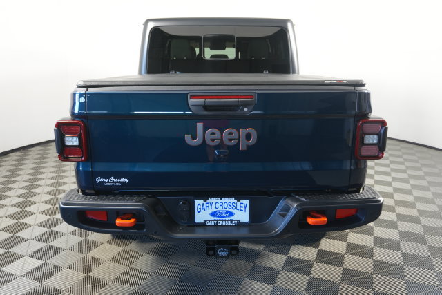 Used 2025 Jeep Gladiator Mojave w/ Safety Group AWD/4WD image 4