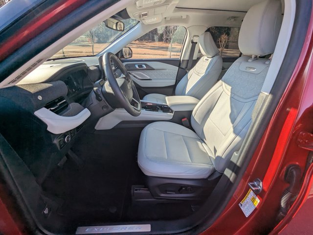 Certified 2025 Ford Explorer Platinum w/ Ultimate Package image 19