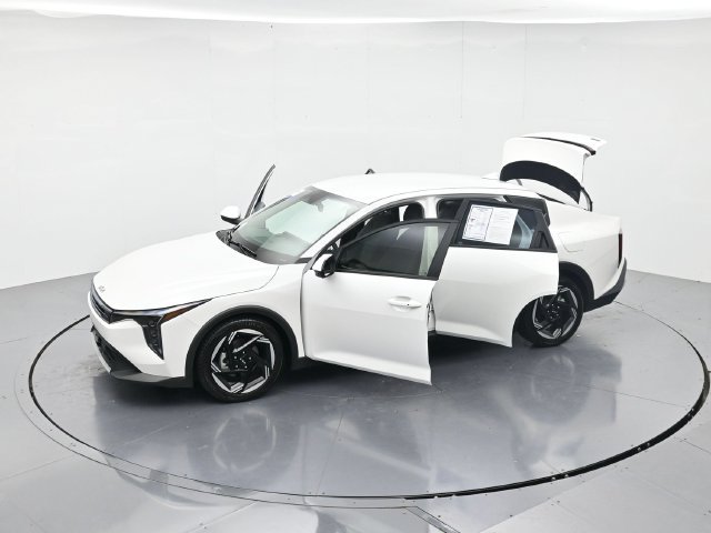 Used 2025 Kia K4 EX FWD image 48
