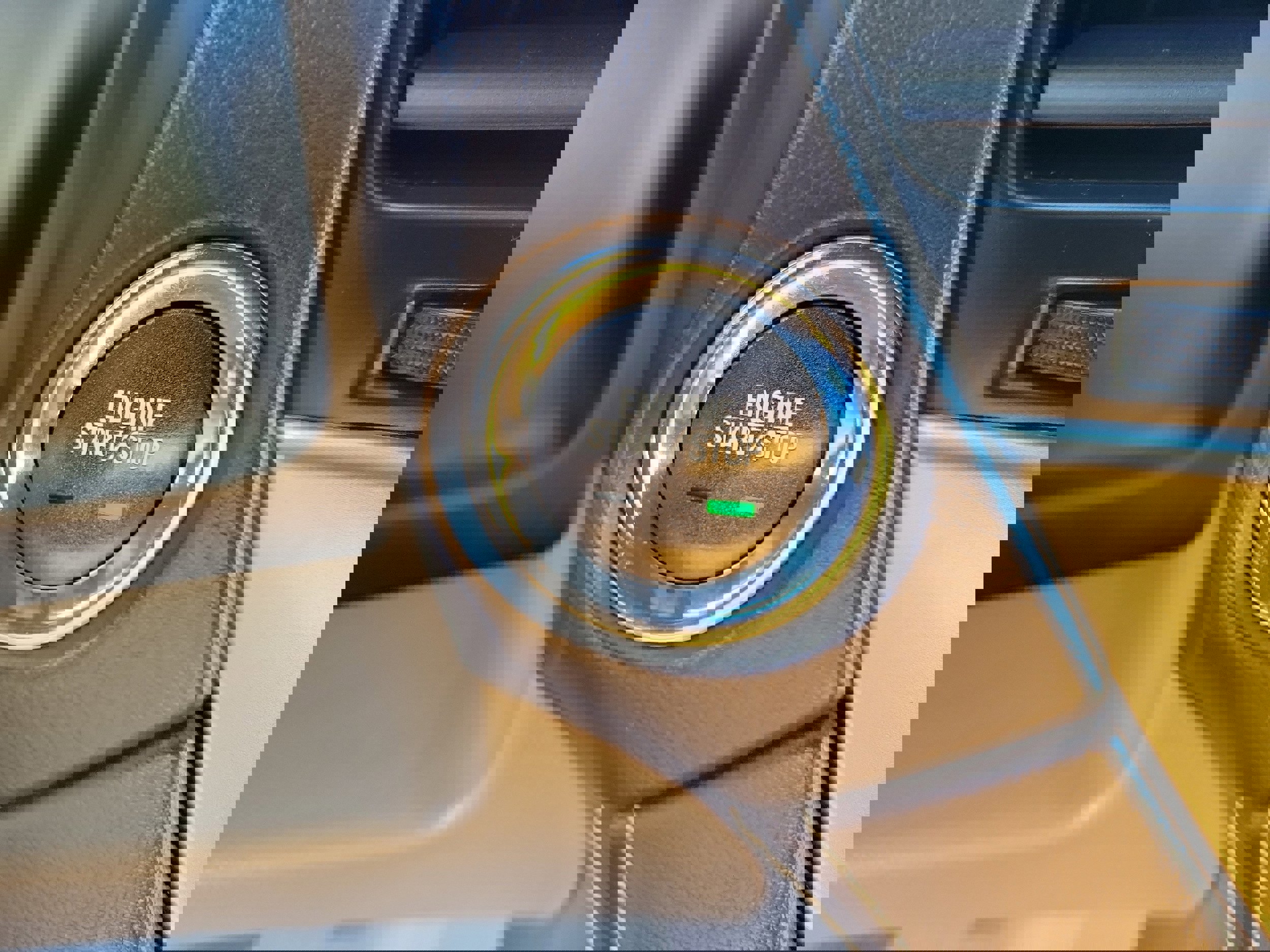 Used 2018 Chevrolet Suburban LT w/ Luxury Package image 25