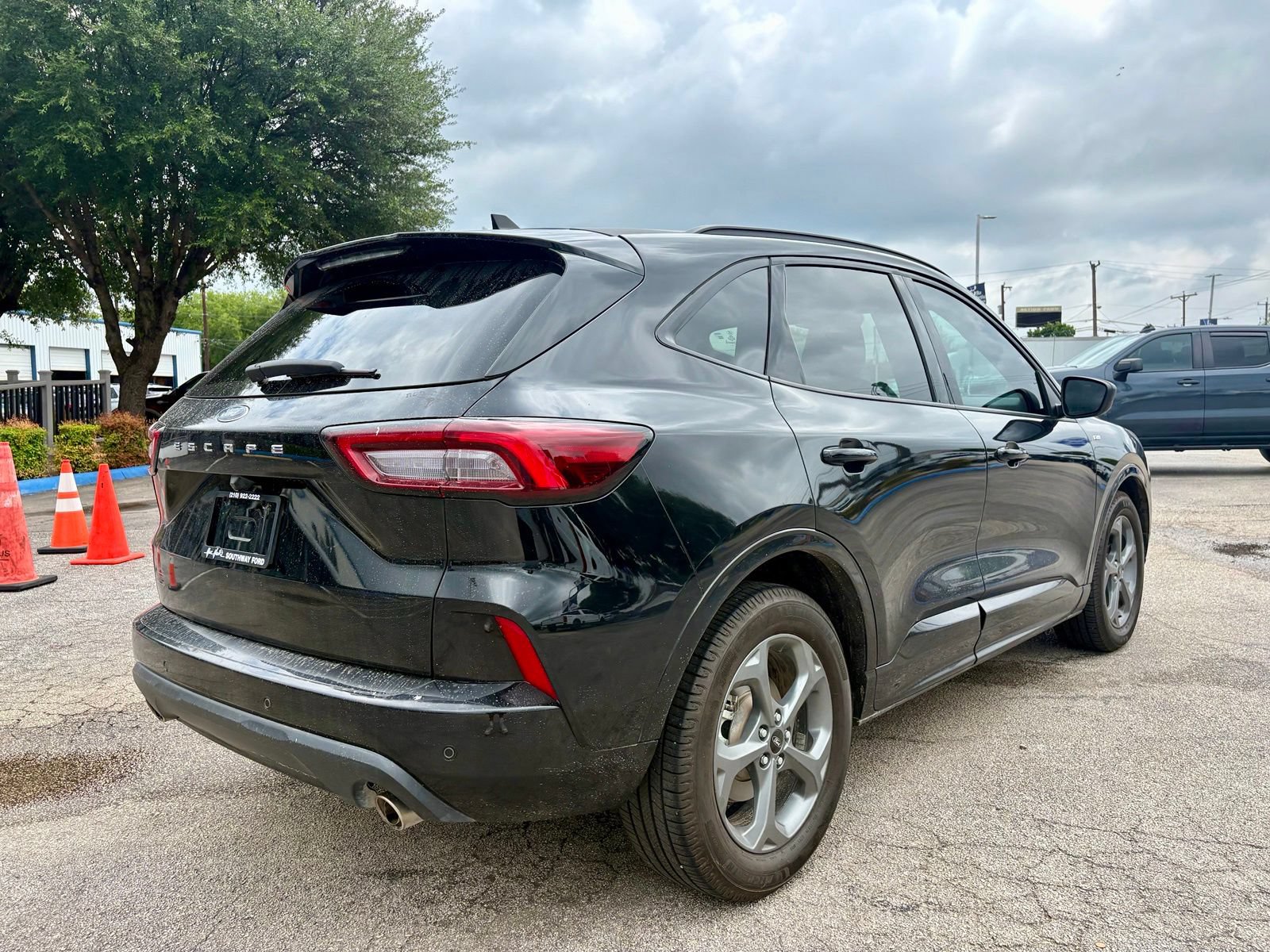 Certified 2023 Ford Escape ST-Line w/ Tech Pack #1 FWD image 3