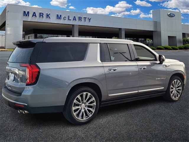 Used 2022 GMC Yukon XL Denali w/ Denali Ultimate Package image 3