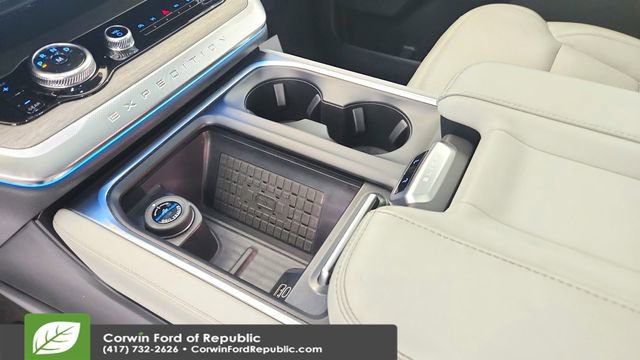 Certified 2025 Ford Expedition Platinum w/ Driver's Package image 18