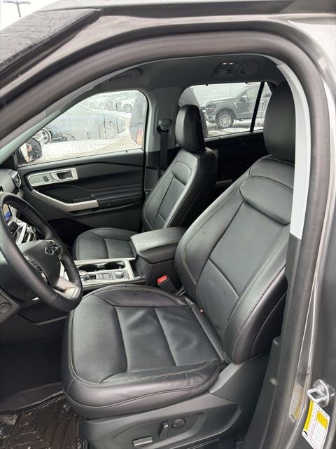 Certified 2023 Ford Explorer Limited w/ Equipment Group 301A image 7