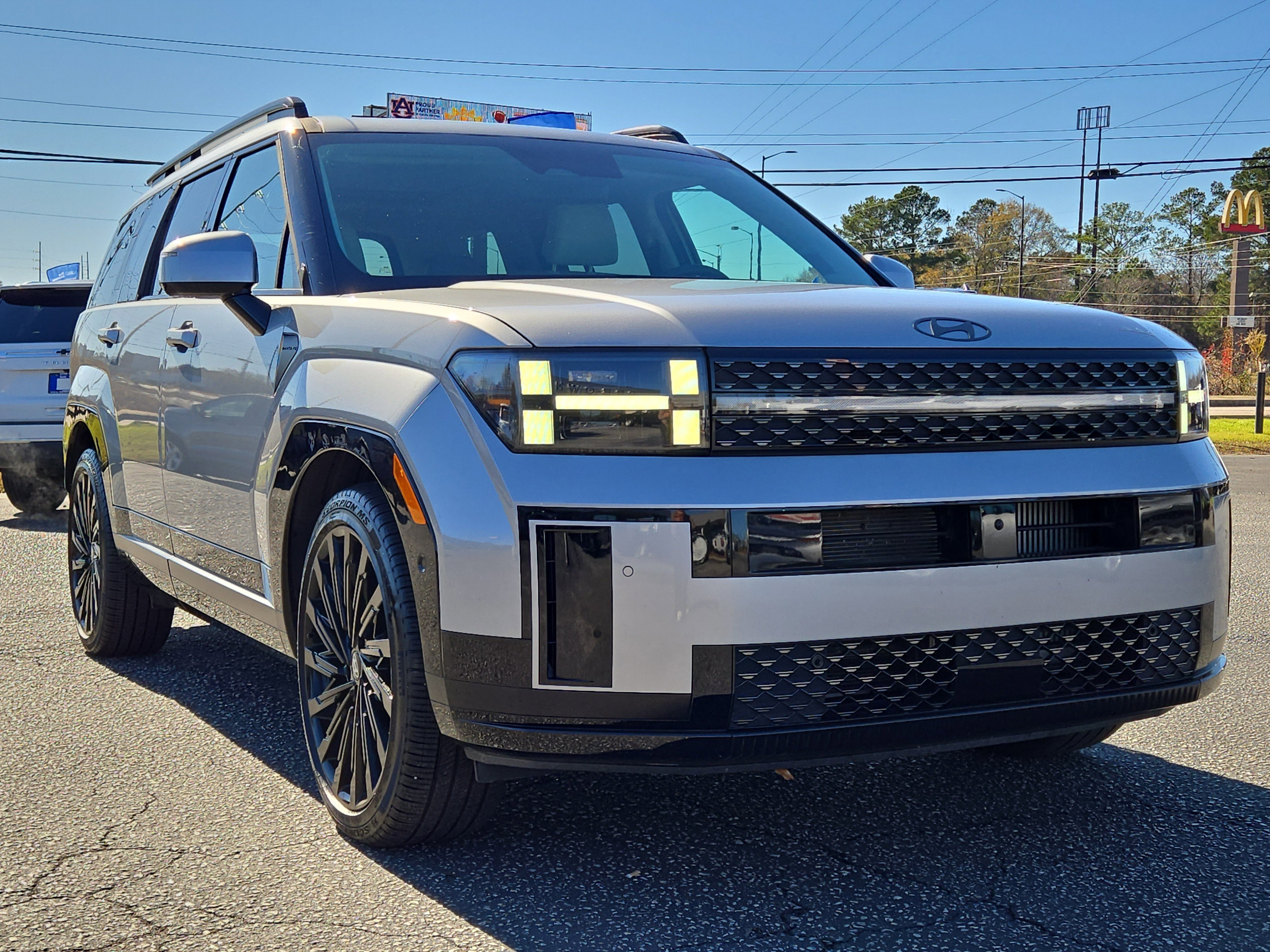 Used 2024 Hyundai Santa Fe Calligraphy image 2