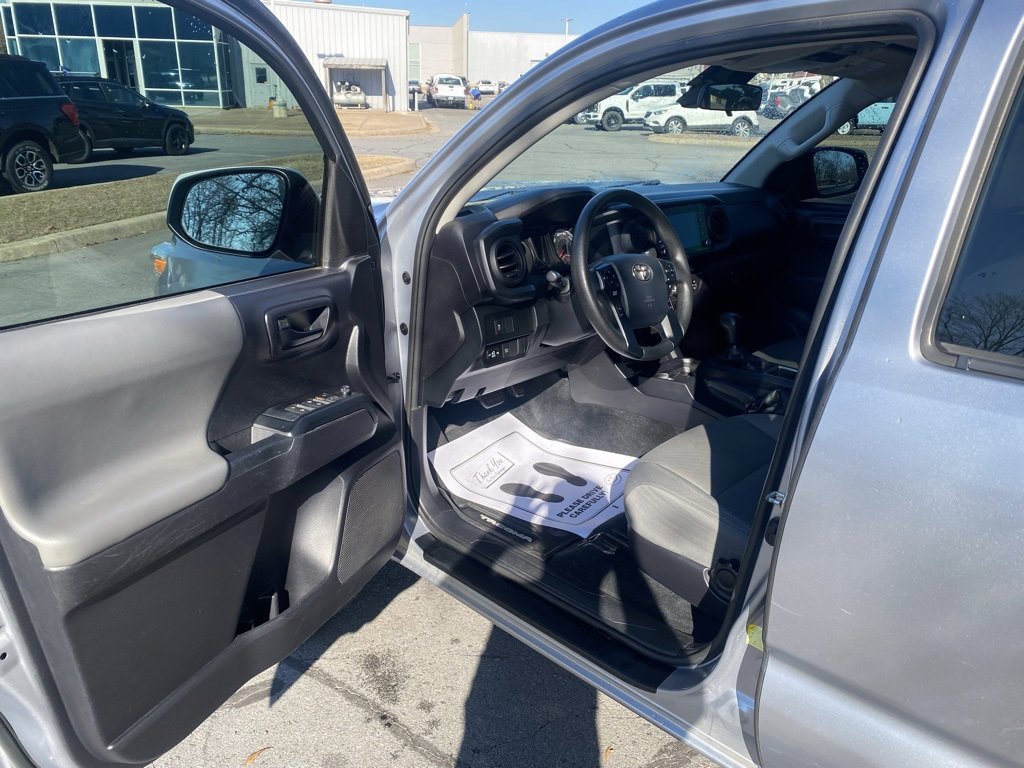 Used 2020 Toyota Tacoma SR image 10