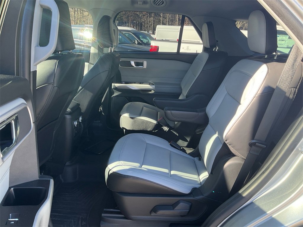 Certified 2021 Ford Explorer XLT w/ Equipment Group 202A image 14