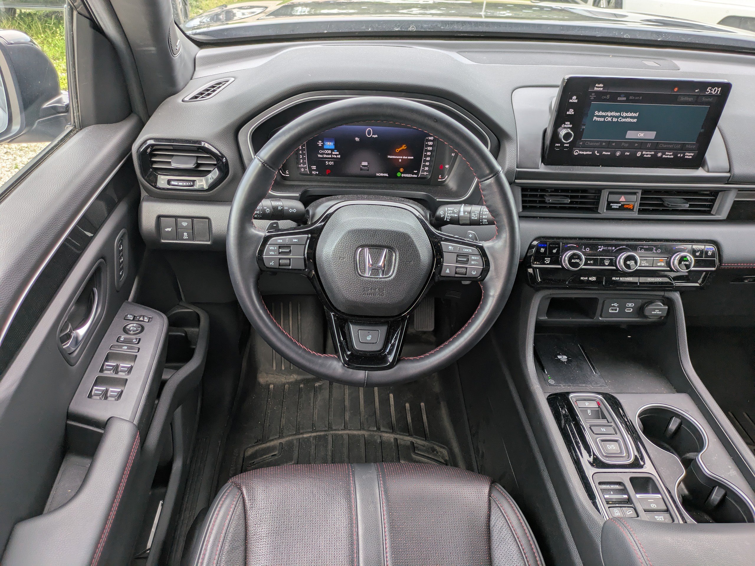 Used 2025 Honda Pilot Black Edition image 15