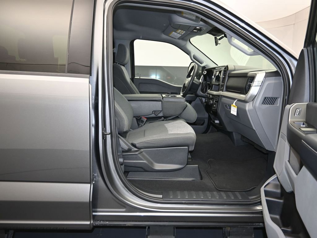 Certified 2025 Ford F250 XLT image 39